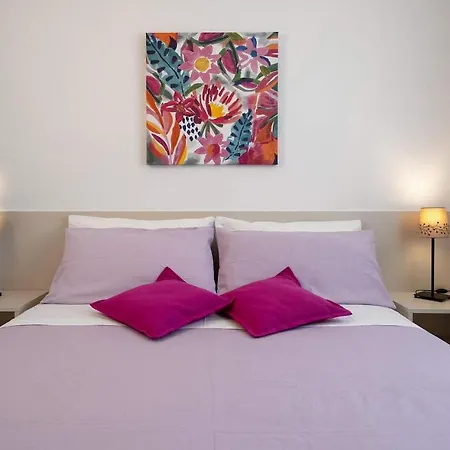 App Maya Apartment *